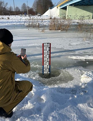 Jaki jest aktualny stan poziomu wody na rzece Pisa?
