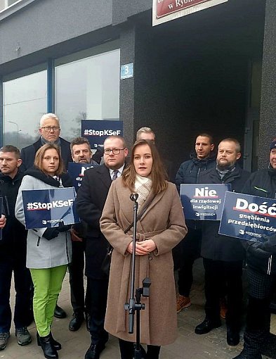 Bosak: system e-Faktur nie jest gotowy; Konfederacja żąda wstrzymania jego wejścia