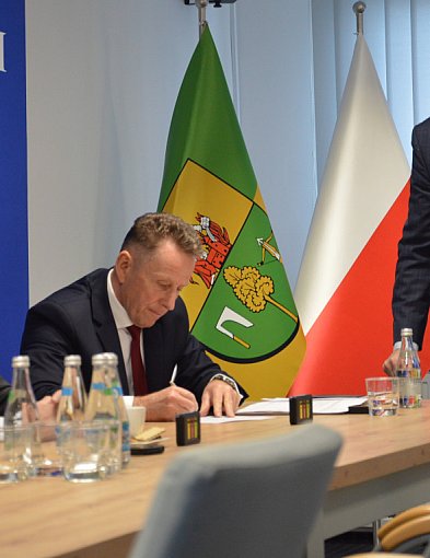 Nici ze spotkania starosty z radnymi. Kiedy sesja nadzwyczajna w powiecie?