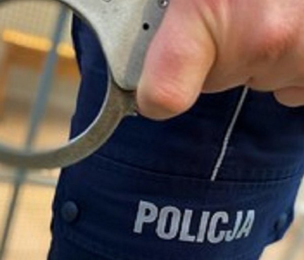 Młodzieniec w Kolnie przyłapany z marihuaną podczas picia piwa-47591