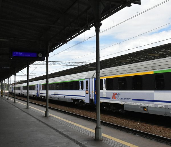 Specjalna oferta Intercity. Nauczyciele i studenci pojadą pociągiem za złotówkę-47690