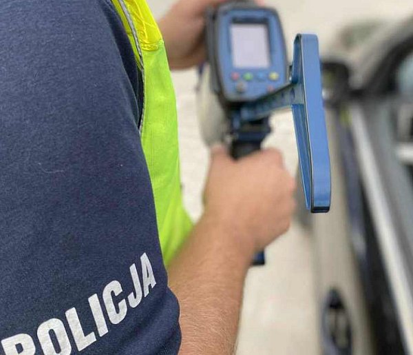 Mandat i utrata prawka za przekroczenie prędkości-48456