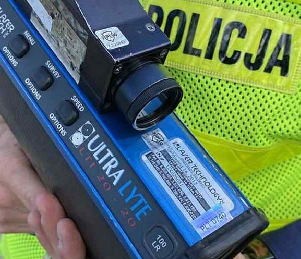 Rażąco przekroczył dopuszczalną prędkość w obszarze zabudowanym-48896