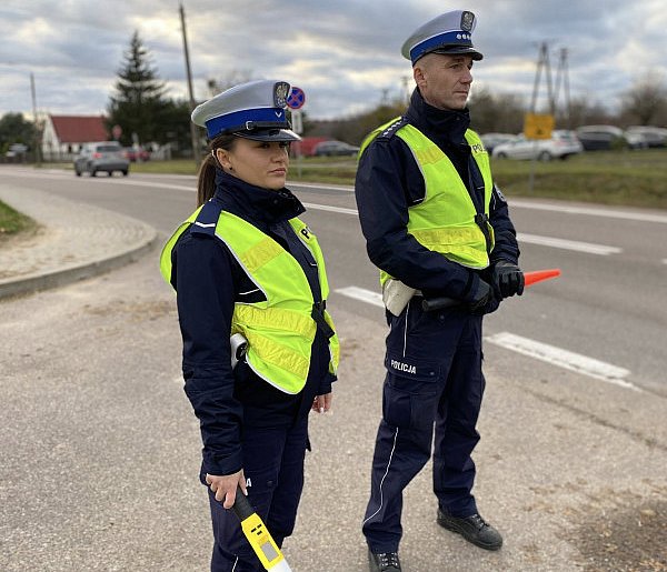 Kolno: Policjanci czuwają na bezpieczeństwem-49007