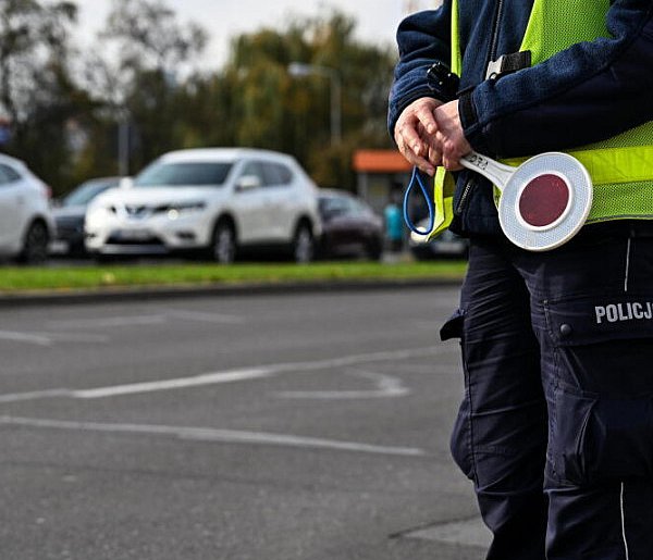 W Dzień Zaduszny policja apeluje do kierowców: noga z gazu, zero alkoholu-49020