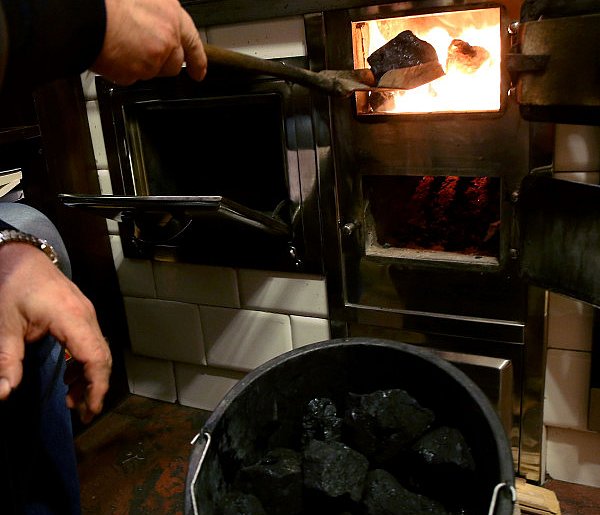 Samorządy apelują do premiera o środki na wymianę źródeł ciepła-49466