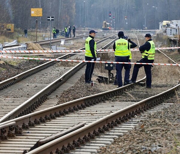 Ślepe naboje karabinowe na remontowanych torach we wsi Sośnie-49538