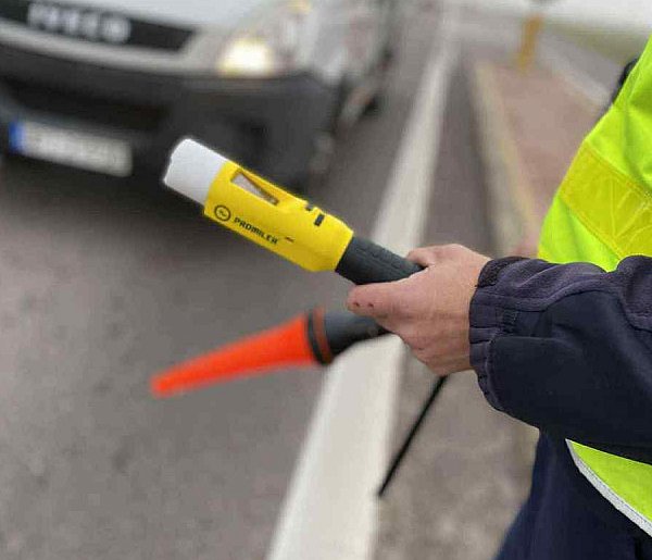 Pijani kierowcy: Jeden pobił rekord, drugi uderzył w drzewo-49872