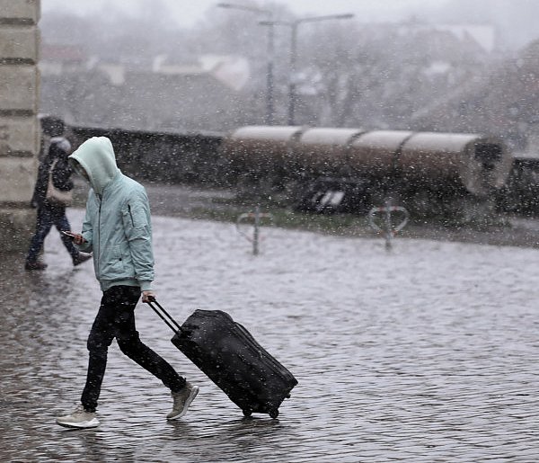 Polska się wyludnia. Gminy szukają sposobów, by zatrzymać mieszkańców-49860