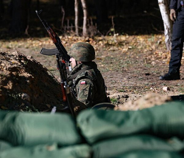 59,4 proc. Polaków uważa, że powinna wrócić obowiązkowa zasadnicza służba wojskowa-49994