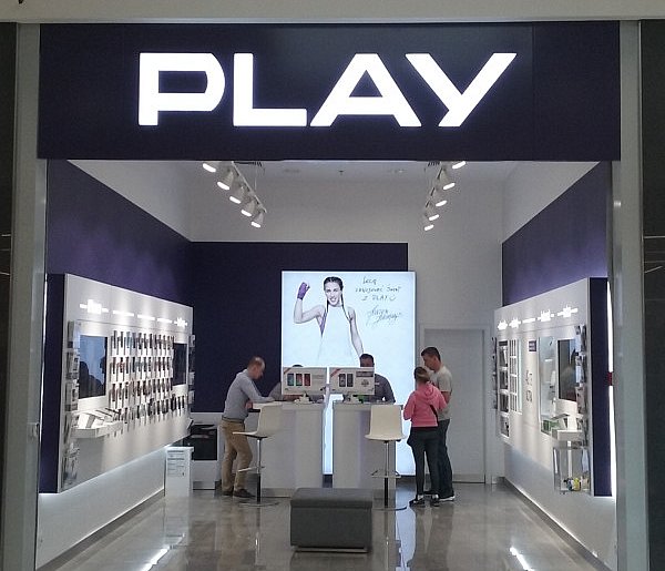 Potężna kara dla Play. Sieć ma zwrócić klientom pobrane środki-50086