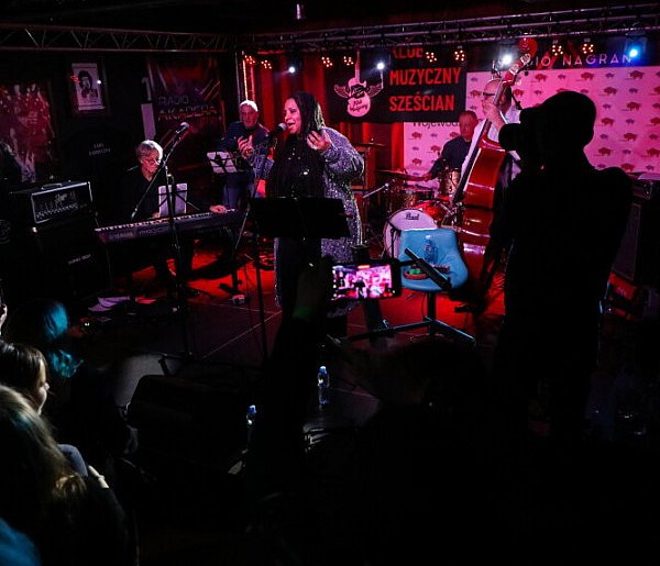 Próba bicia rekordu w graniu bluesa non stop; muzycy mają grać 34 godziny-50146