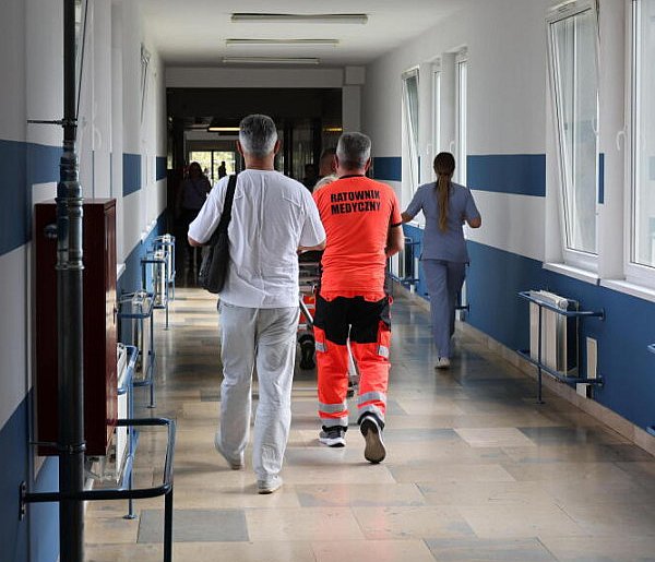 NFZ: leczenie pacjenta w 2024 r. kosztowało średnio 5250 zł-50225