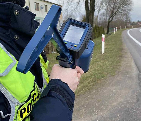 Mężczyźni na trzy miesiące stracili prawa jazdy-50262