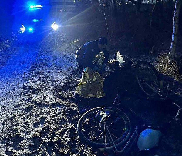 Kolneńscy policjanci pomogli wyziębionemu 79-latkowi-50587