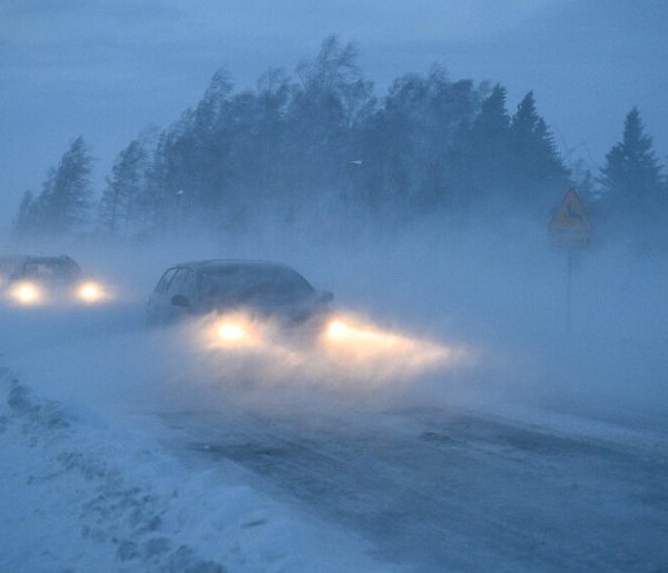 W nocy w całym kraju spadnie śnieg; IMGW ostrzega przed zamieciami śnieżnymi-50605