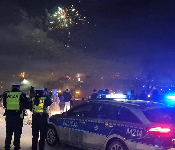 Noc sylwestrowa na Podlasiu: nastolatek trafił do szpitala po wybuchu petardy-50704