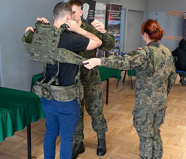 Wojsko wzywa Polaków na komisje. Chodzi głównie o te roczniki-50950