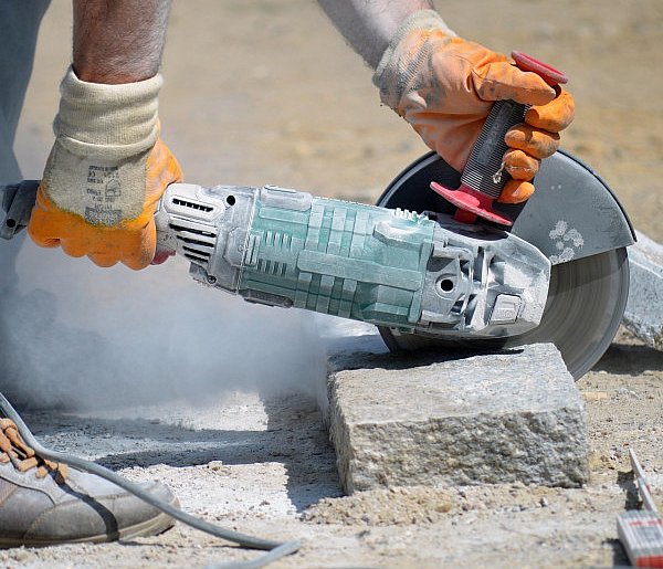 Weszły nowe przepisy. ZUS przyjmuje setki tysięcy wniosków-51010