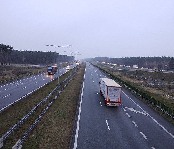 Kolejne opłaty dla kierowców. Jazda po Polsce tania nie będzie-51128