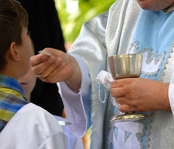 Wykorzystywanie małoletnich w Kościele. Episkopat ogłasza ważną decyzję