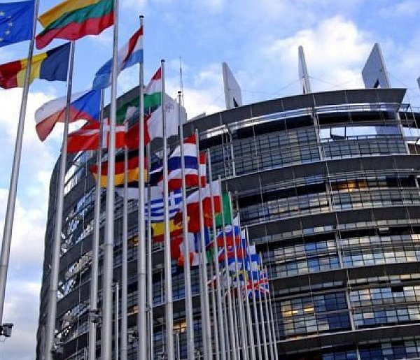 PE przegłosował już czwarty wniosek o uchylenie immunitetu Braunowi