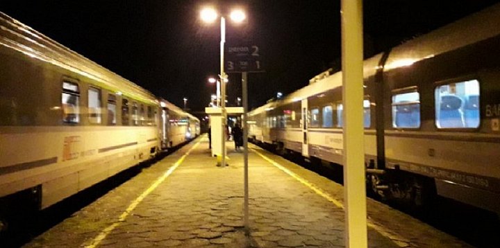 W grudniu powrót pociągów na modernizowaną linię ...-48713