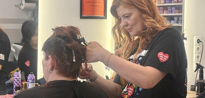 WOŚP w Kolnie: mieszkańcy strzygą się do puszki