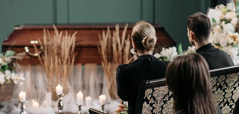 Jak wybrać zakład pogrzebowy w Ożarowie Mazowieckim