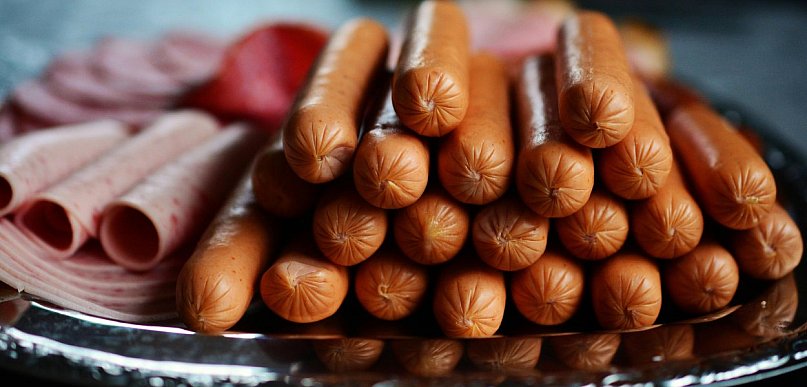 Parówki z indyka w diecie dziecka – jak wybrać produkt o dobrym składzie?