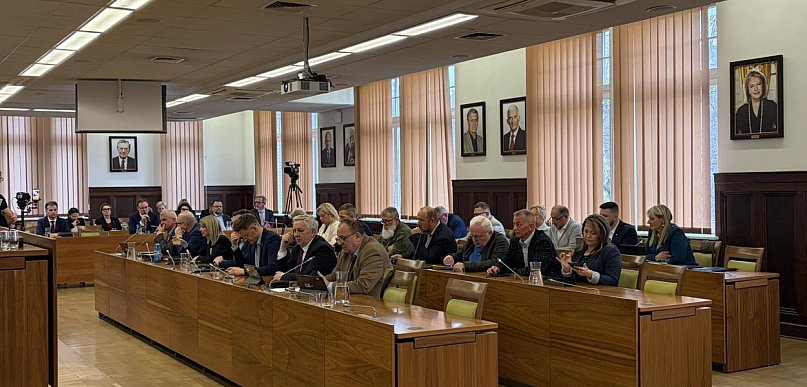 Uchylili uchwałę antyimigracyjną, aby skorzystać z unijnych środków