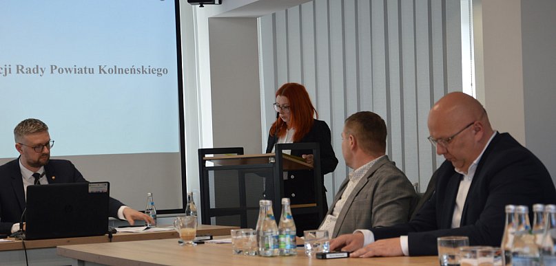 Więcej czytelników korzysta ze zbiorów biblioteki powiatowej