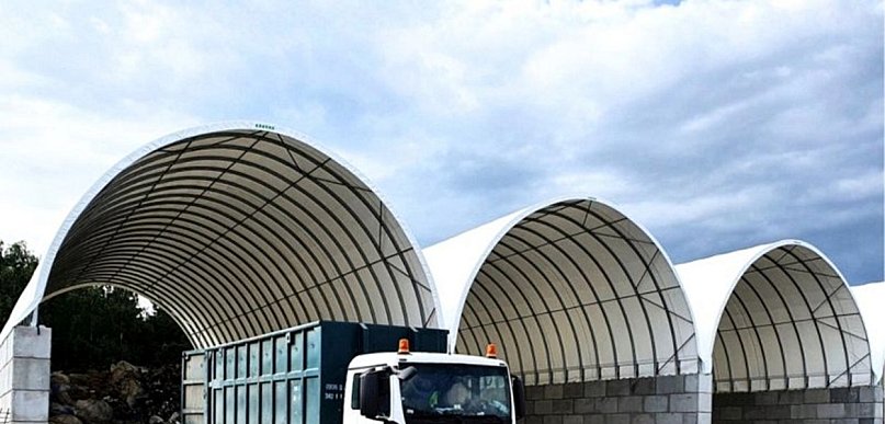 Hale namiotowe – kiedy to rozwiązanie naprawdę się opłaca?