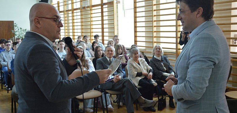 Jak absolwent małego liceum został światowej sławy naukowcem?