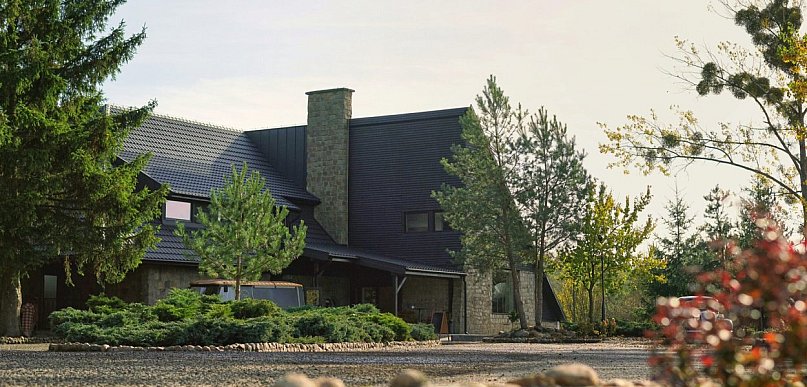 Wesele w rytmie natury nad jeziorem