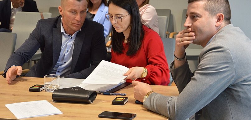Radna apeluje o wykonanie remontu drogi powiatowej