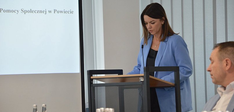 Na sesji o zasobach pomocy społecznej i PCPR (wideo)