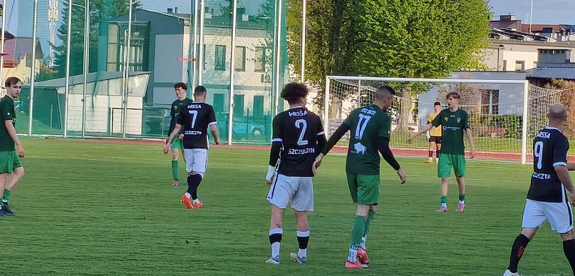 Derby dla Szczuczyna. Dziwne wydarzenia podczas meczu w Kolnie