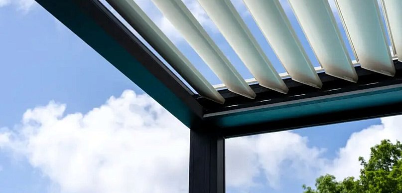 Pergole lamelowe i carporty aluminiowe: jak nowoczesne rozwiązania zmieniają polsk