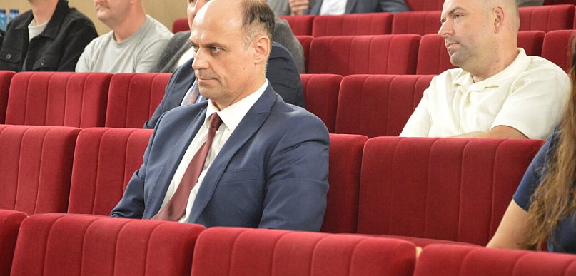Radni wygasili mandat Marcinowi Orłowskiemu (materiał wideo)