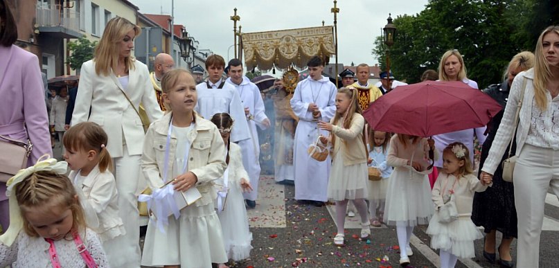 Ulicami Kolna przeszły uroczyste procesje (fotorelacja i wideo)