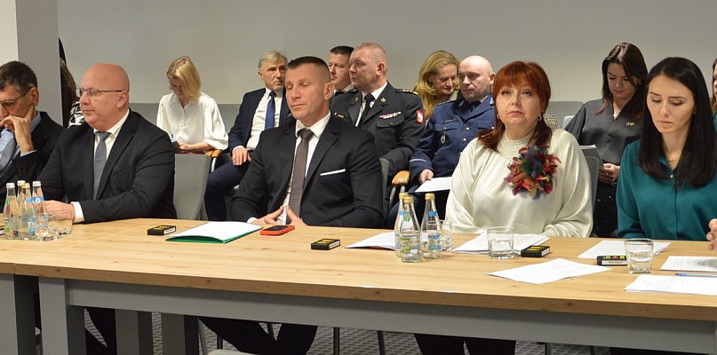 Dzisiaj obradowali radni powiatowi (fotorelacja) - 50340