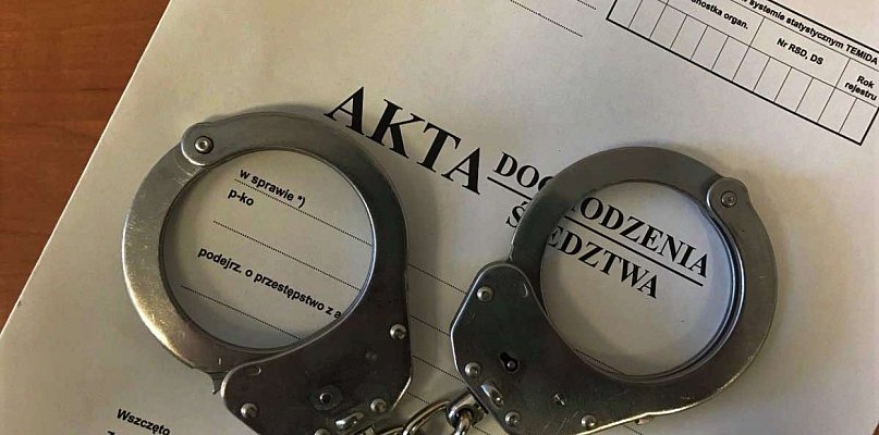 Mężczyzna stracił prawo jazdy i usłyszał zarzut posiadania narkotyków