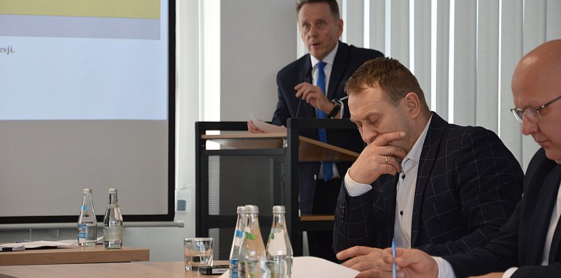 Radny krytycznie o działaniach starosty kolneńskiego