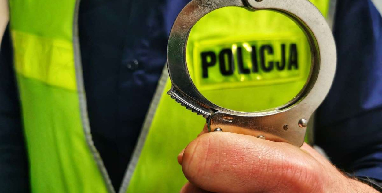 Zweryfikujmy usłyszaną w słuchawce telefonu historię dzwoniąc do najbliższych. Powiadamiajmy Policję każdorazowo o takich telefonach. Bądźmy czujni!