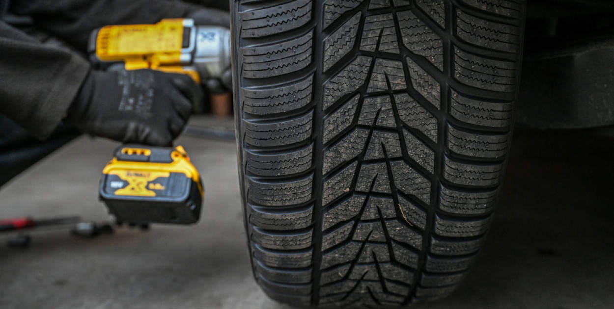 Rzecznik ITS: opony dobrane do pory roku są kluczowe dla bezpieczeństwa ruchu