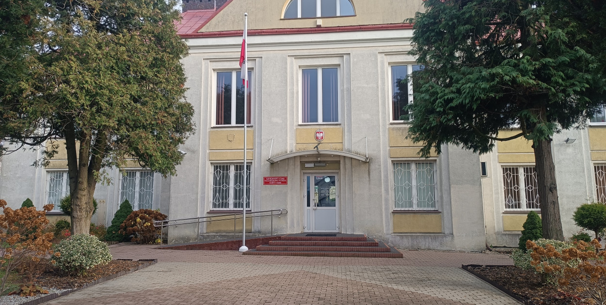 Pamiętajmy, że angażując służby do fałszywych zgłoszeń odbieramy pomoc tym, którzy jej naprawdę potrzebują