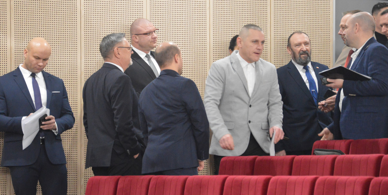 Na  zdjęciu kolneńscy radni z burmistrzem miasta