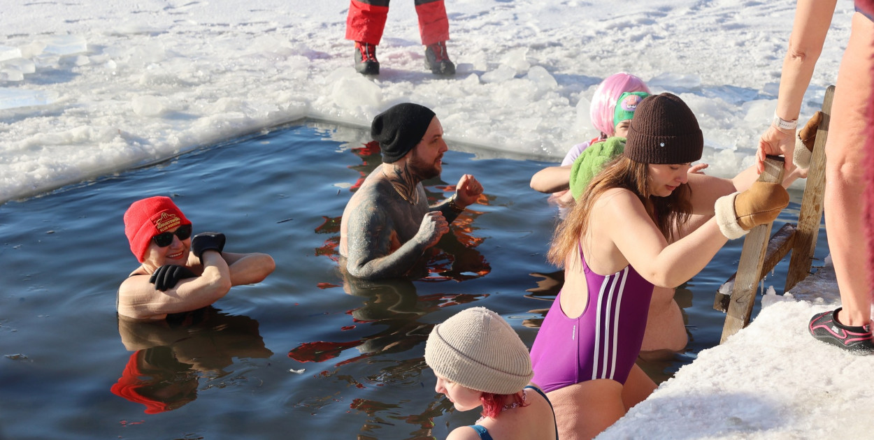 Na rzece Netta Augustowski Zlot Morsów przy temperaturze  - 17 st. C