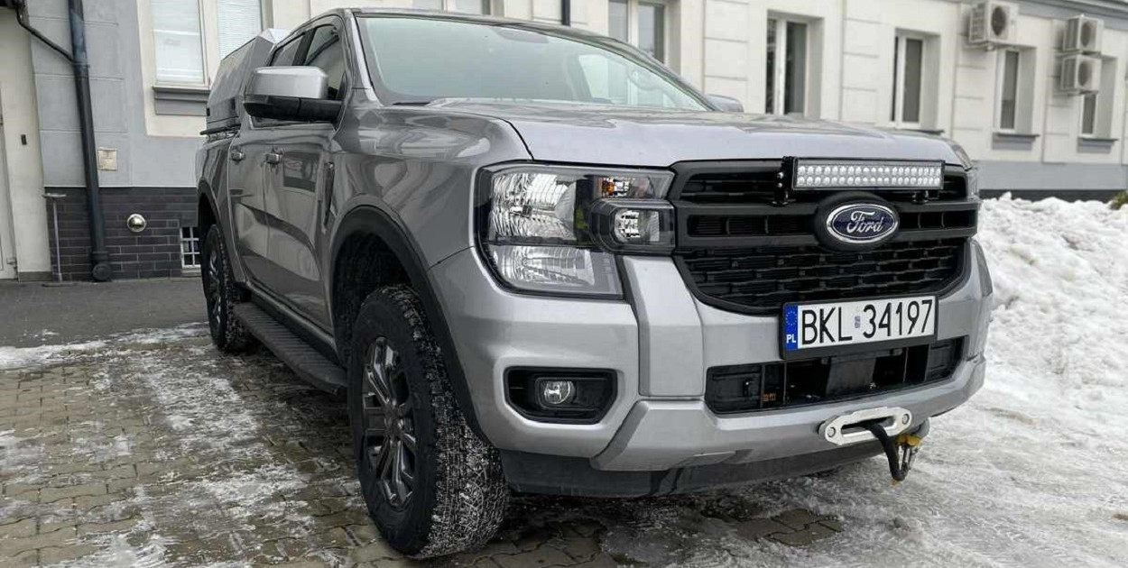 Nowe auta kolneńskiej Policji: Fordy oraz  Suzuki S-Cross i Skoda Octavia